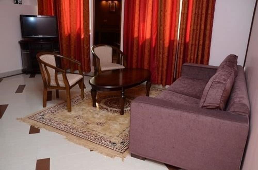 Hotel Les Ambassadeurs 오랑 외부 사진