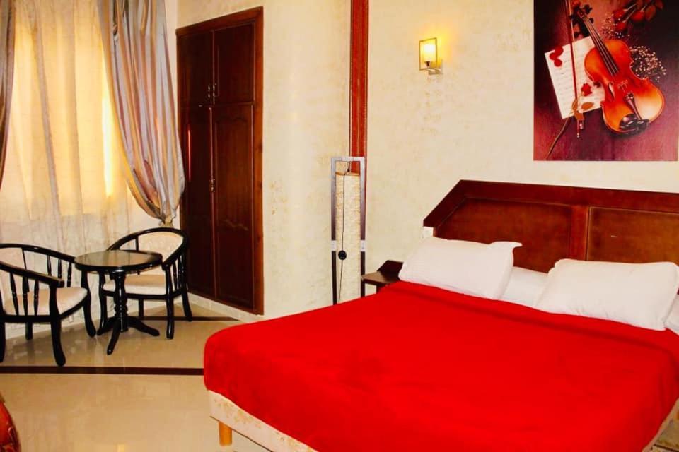 Hotel Les Ambassadeurs 오랑 외부 사진